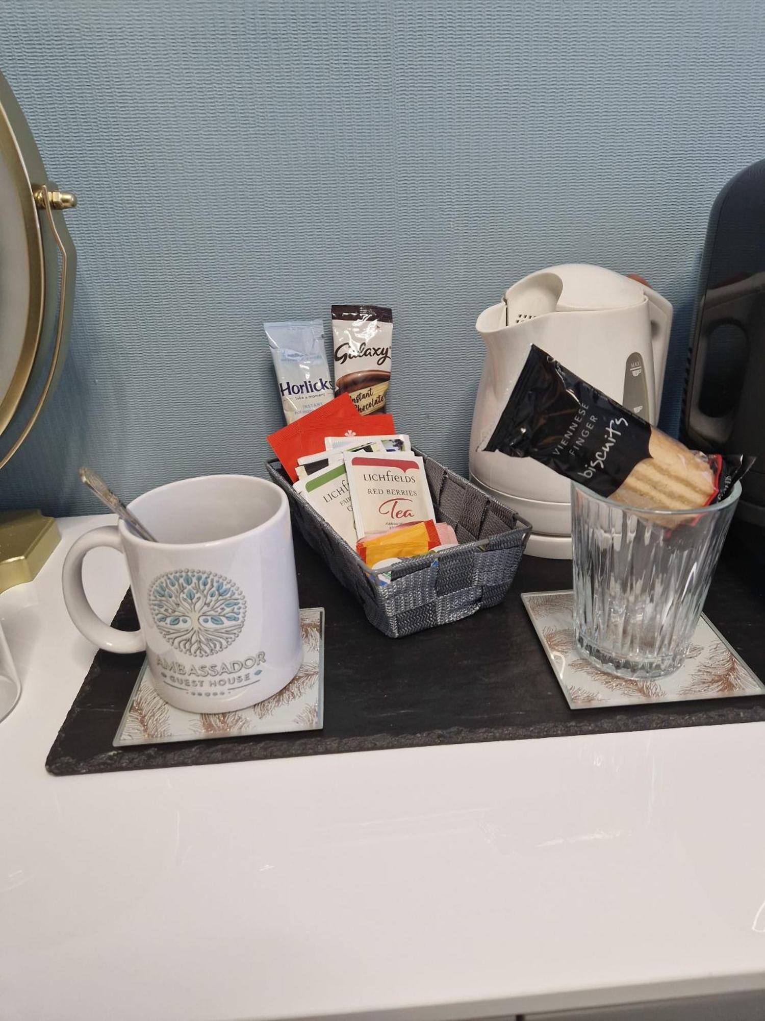Ambassador Guest House Пейнтон Экстерьер фото