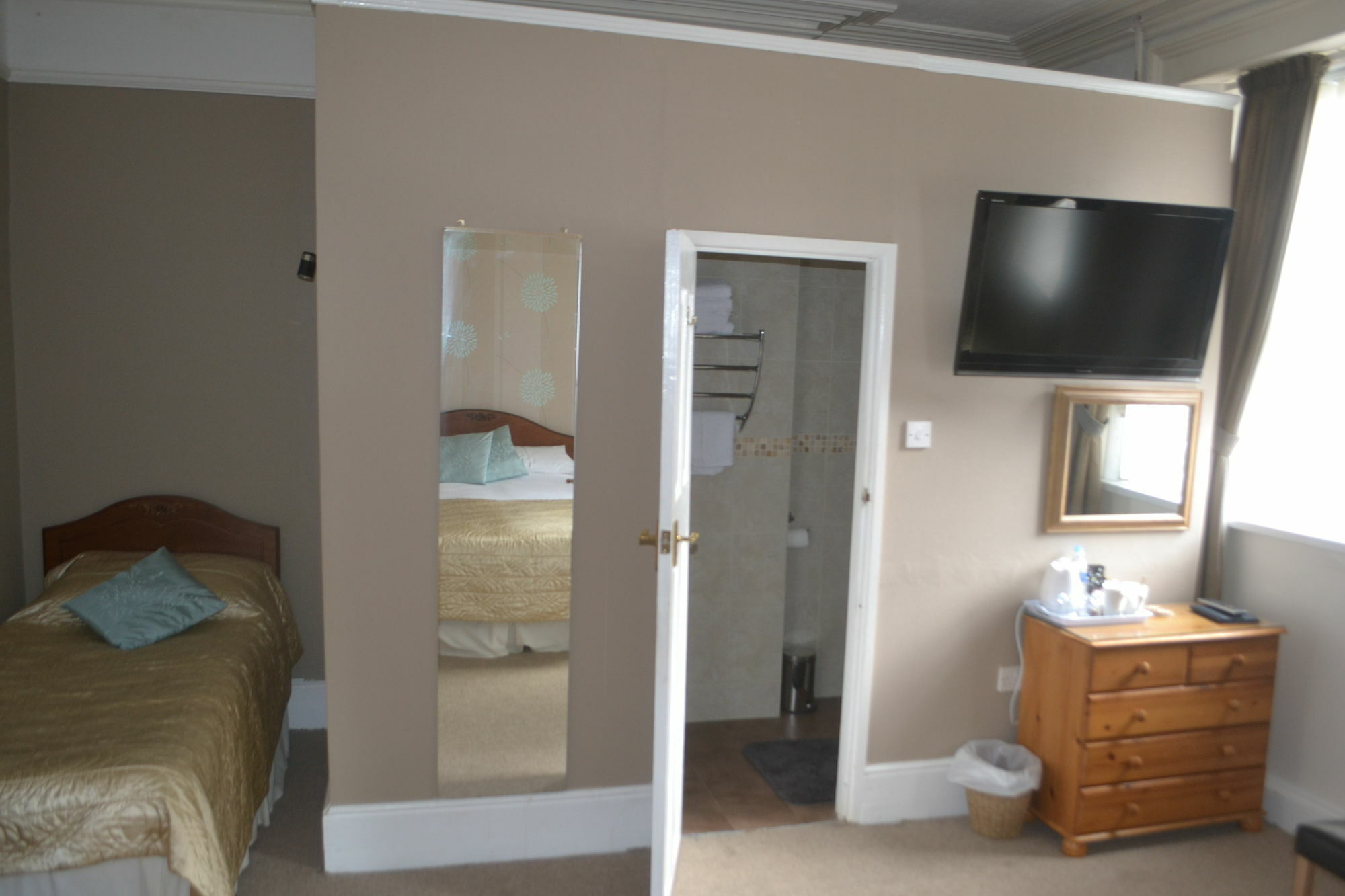 Ambassador Guest House Пейнтон Экстерьер фото